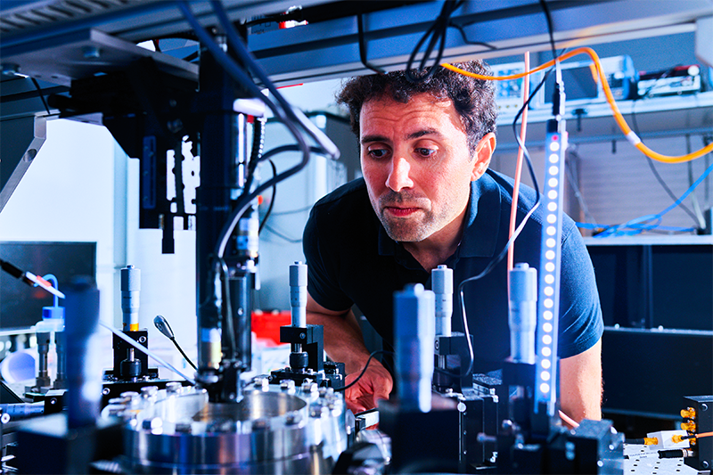 Picture of Richard Norte with research setup